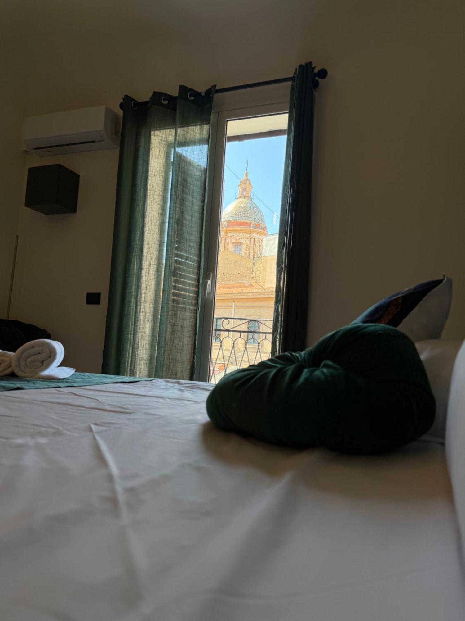 Ballaro's View